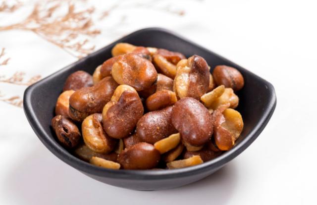 甘源豆类产品加工技术成熟,研发了国内第一条全自动豆类休闲食品生产